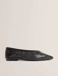 Leather Flat Pointed Pumps