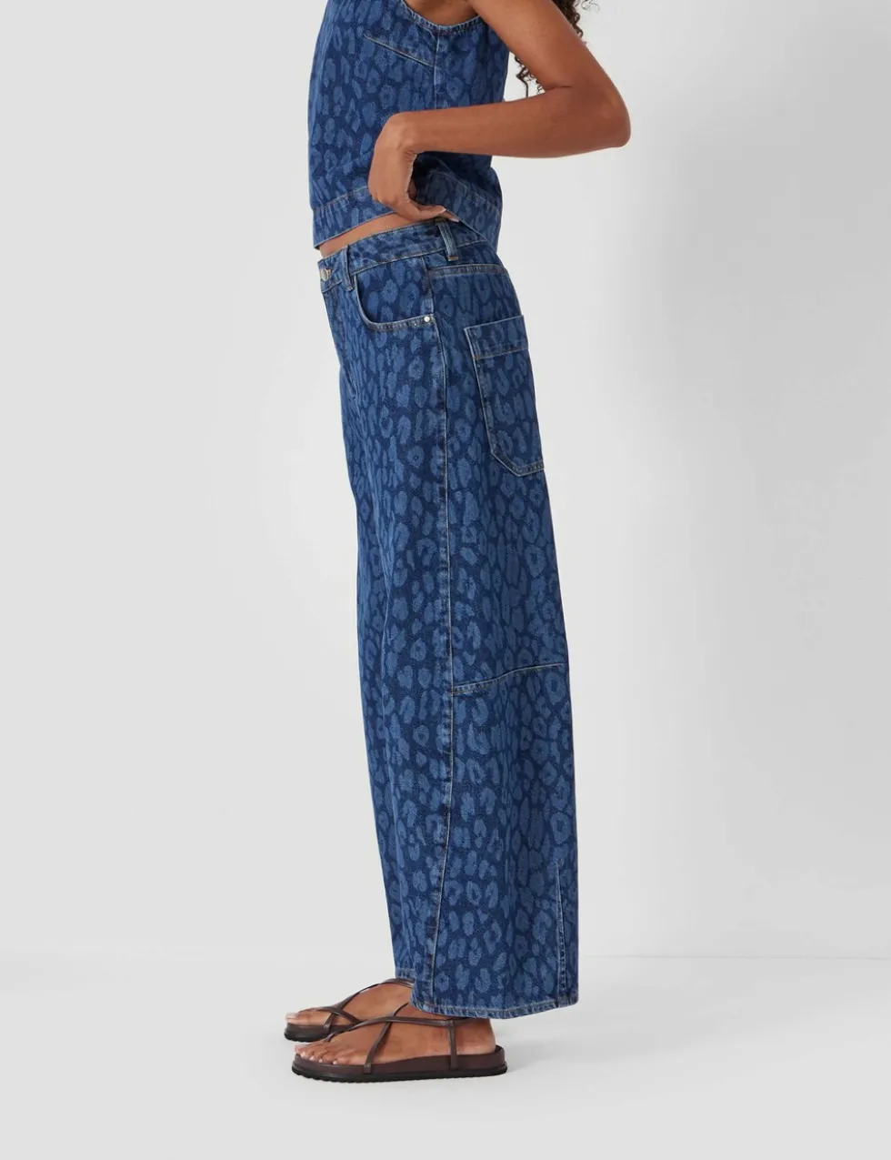 Leopard Print Mid Rise Barrel Leg Jeans