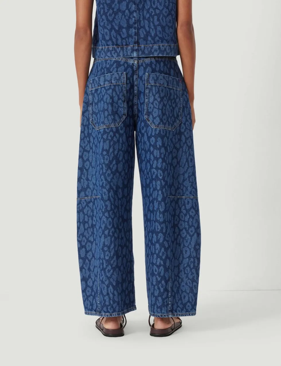 Leopard Print Mid Rise Barrel Leg Jeans