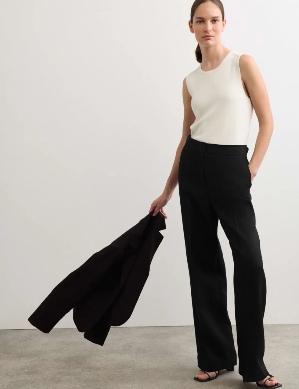 Linen Adjustable Waist Straight Leg Trousers