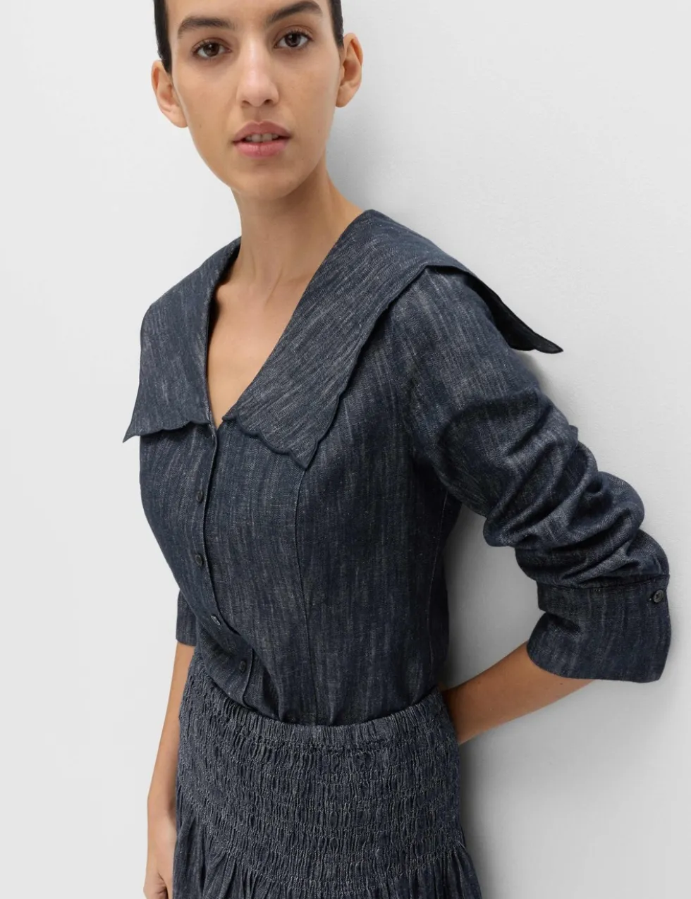 Linen Blend Denim Scallop Collar Shirt