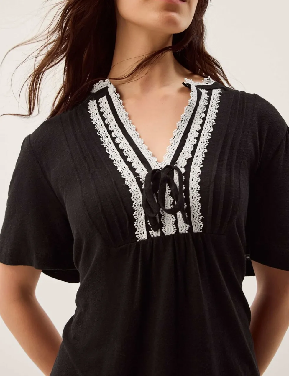 Linen Rich V-Neck Lace Trim T-Shirt
