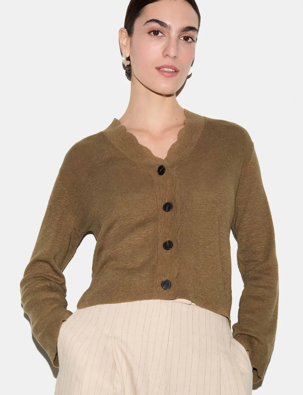 Linen Rich V-Neck Scallop Detail Cardigan