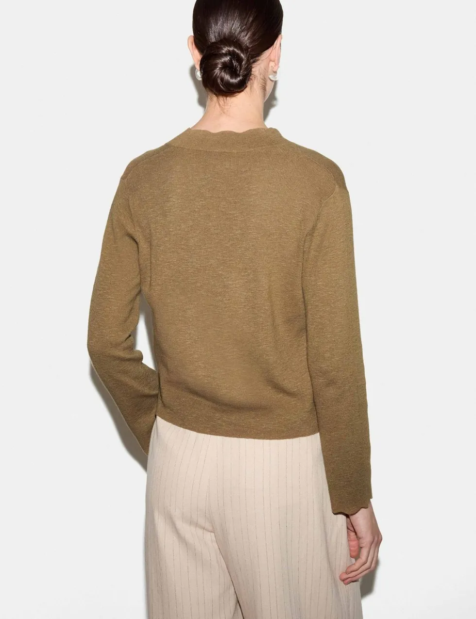 Linen Rich V-Neck Scallop Detail Cardigan