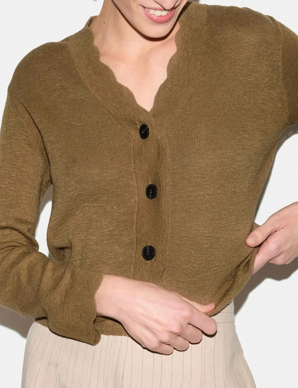 Linen Rich V-Neck Scallop Detail Cardigan