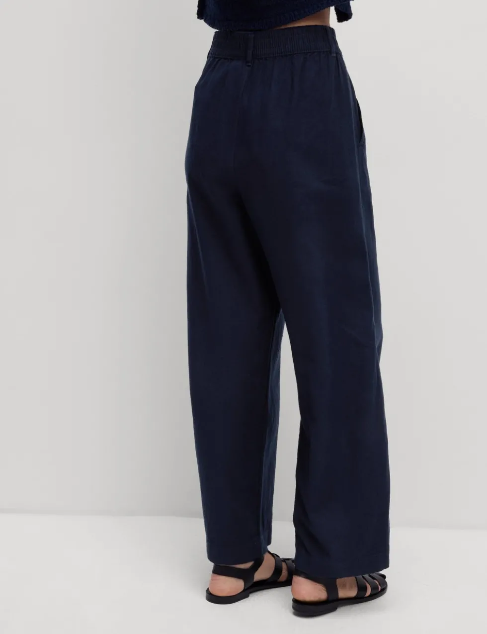 Linen Rich Wide Leg Cropped Trousers