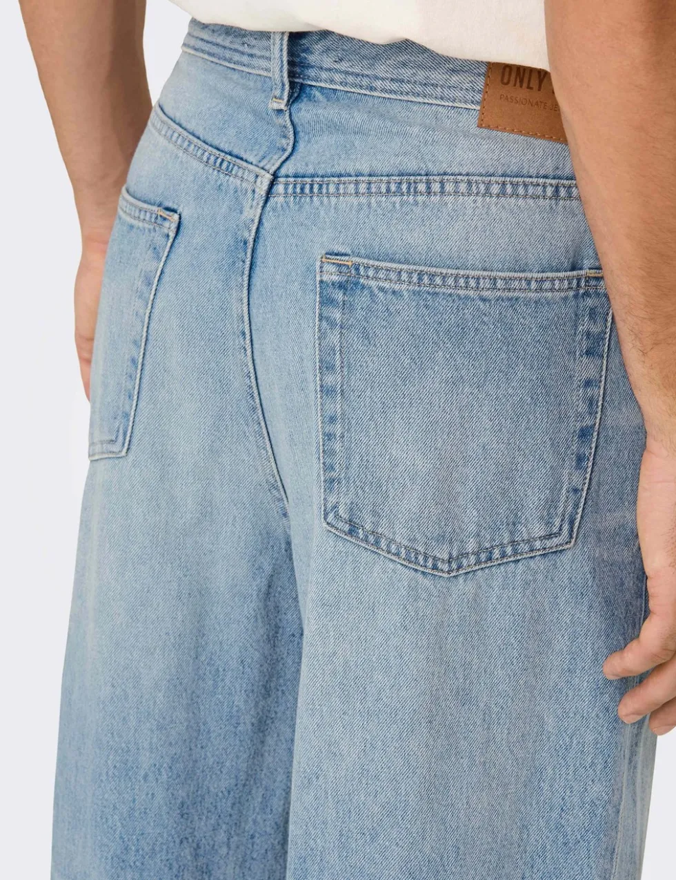 Loose Fit 5 Pocket Jeans