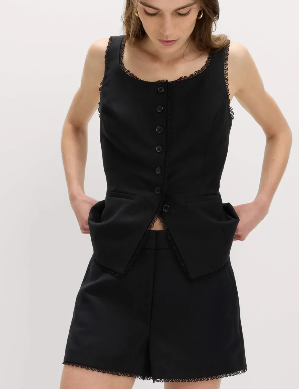 Lyocell Rich Tailored Shorts with Linen