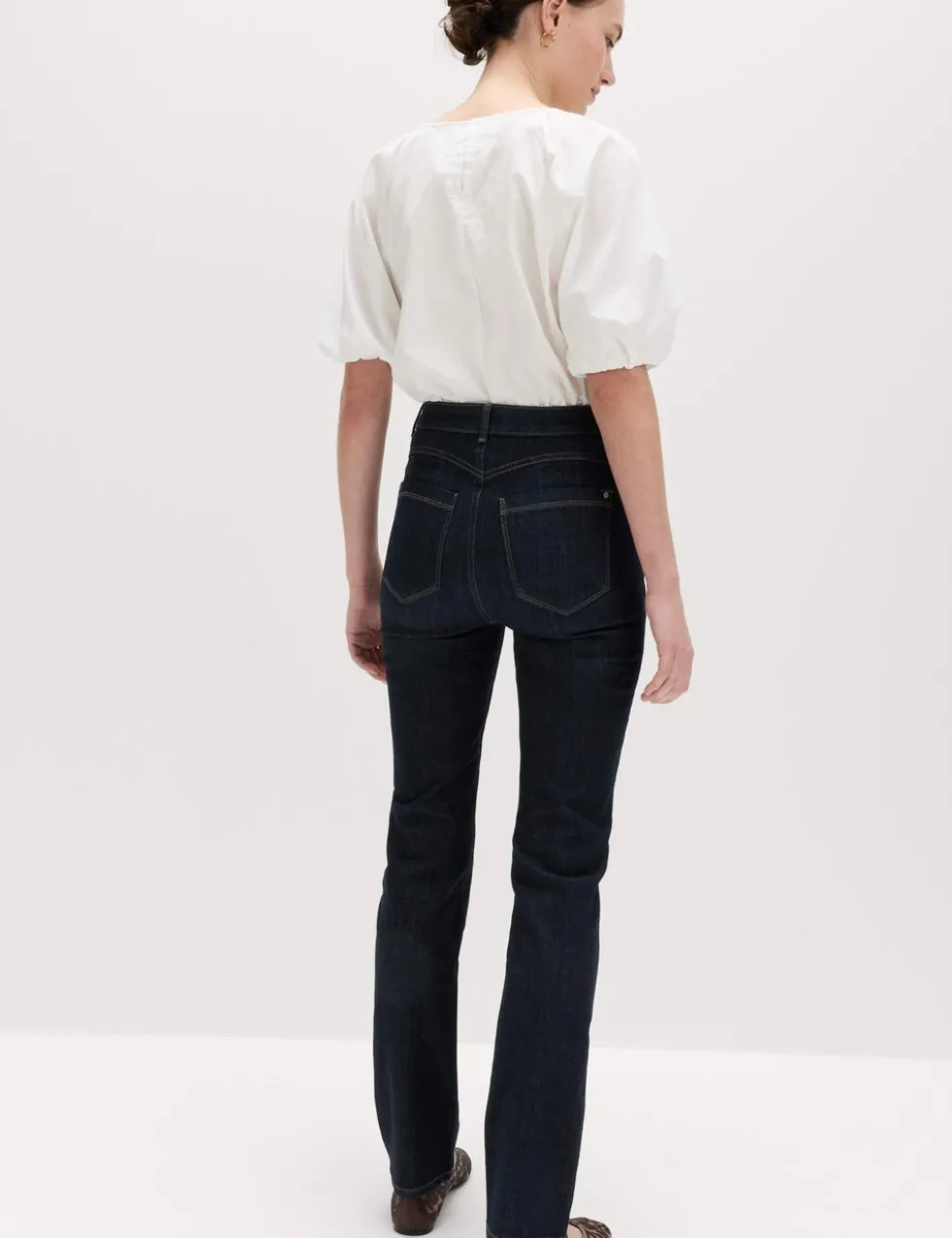 Magic Shaping High Waisted Straight Leg Jeans
