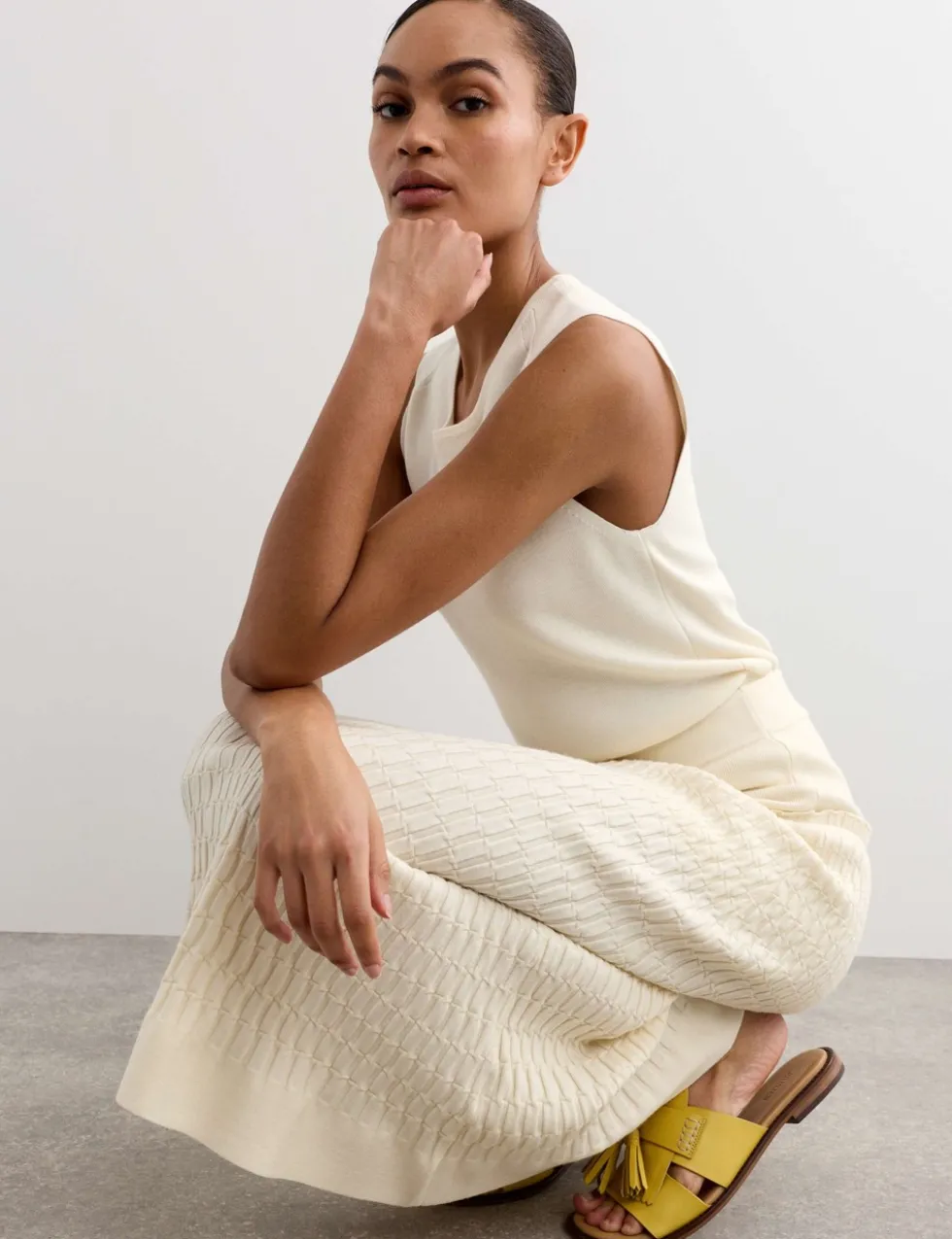 Merino Wool Rich Knitted Pleated Midi Skirt