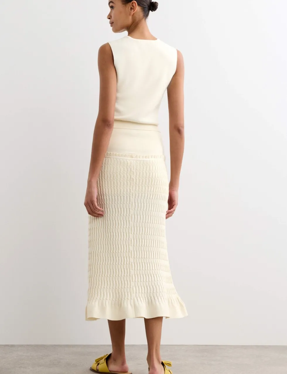 Merino Wool Rich Knitted Pleated Midi Skirt