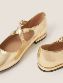 Metallic Buckle Flat Pumps