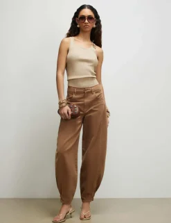 Metallic Scoop Neck Fitted Knitted Vest