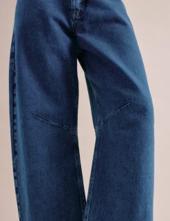 Mid Rise Barrel jeans