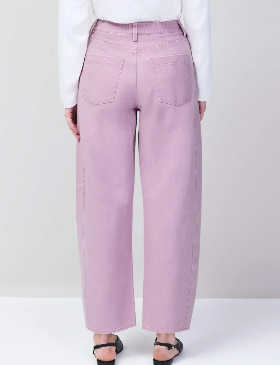 Mid Rise Barrel Jeans