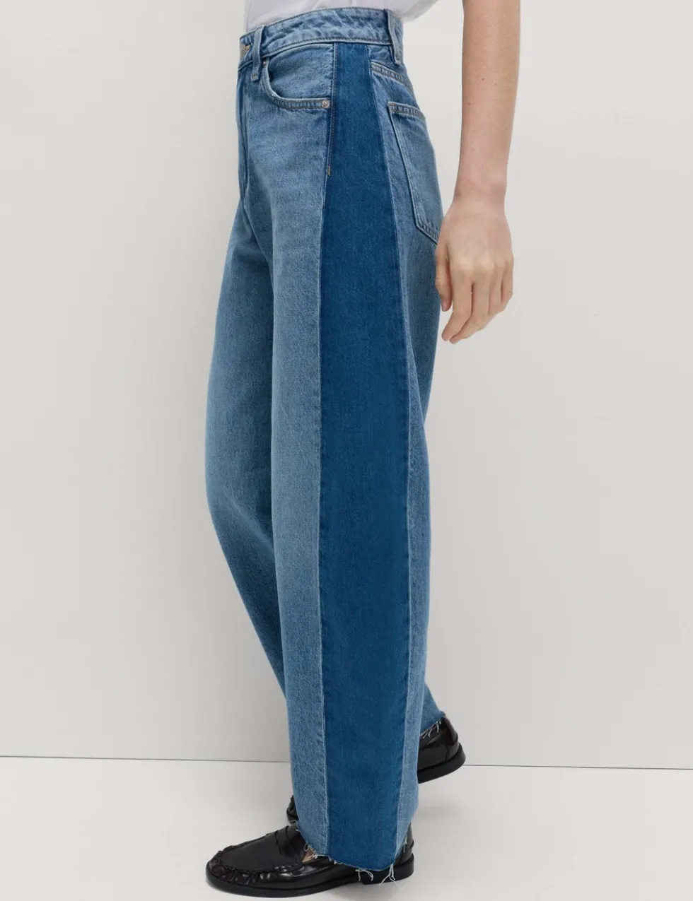 Mid Rise Barrel Jeans
