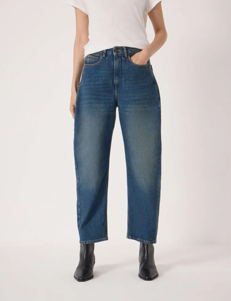 Mid Rise Barrel Leg Jeans