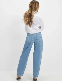 Mid Rise Barrel Leg Jeans