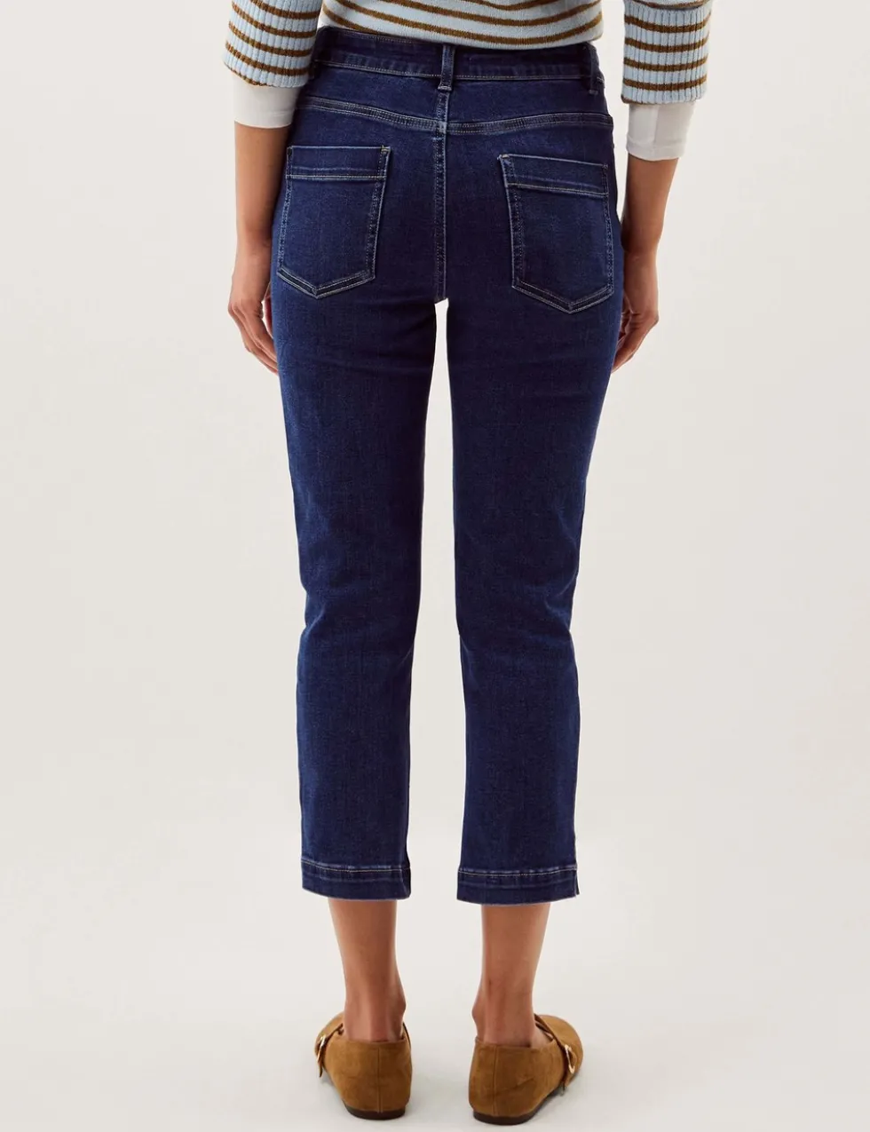 Mid Rise Cropped Jeans