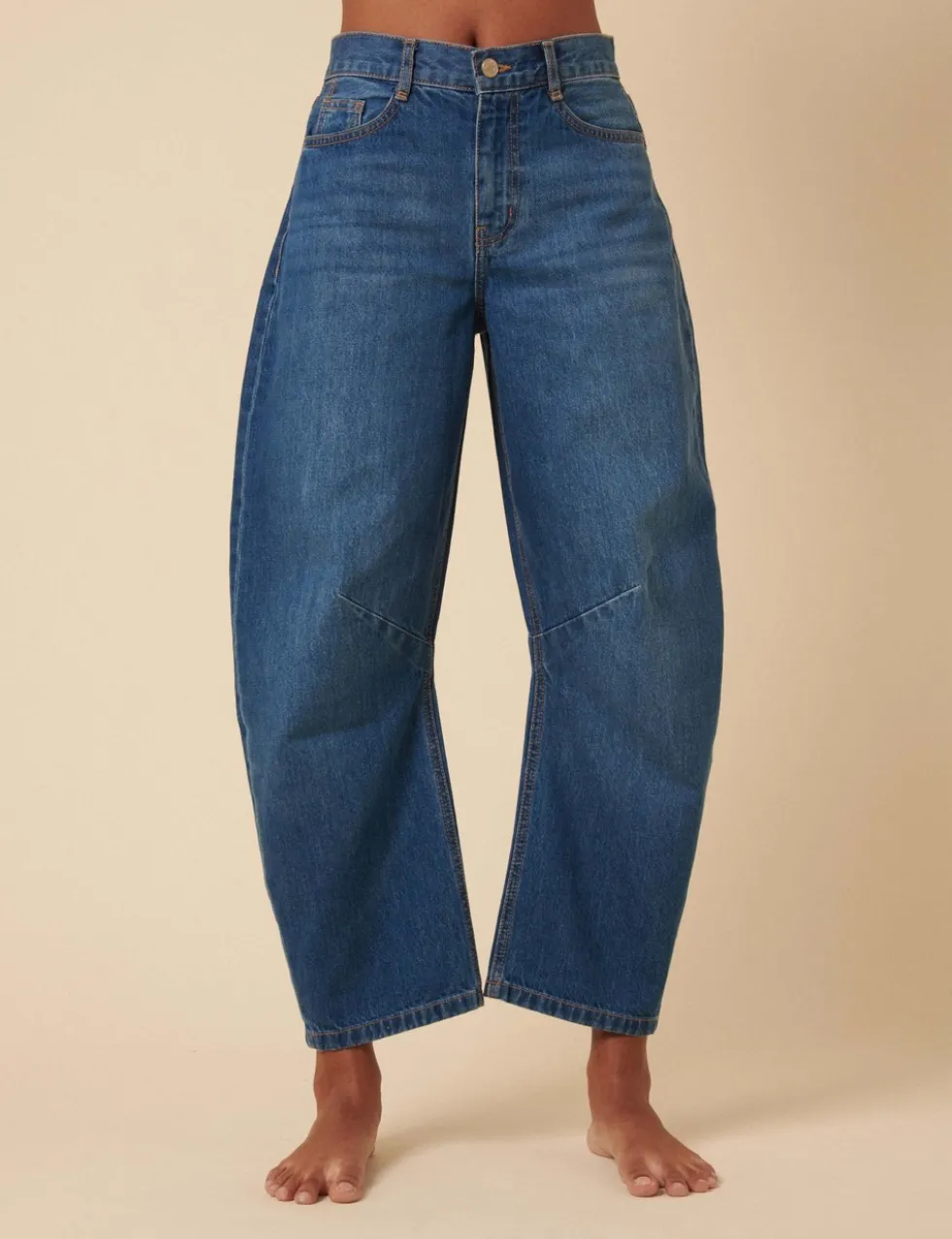 Mid Rise Horseshoe Fit Jeans