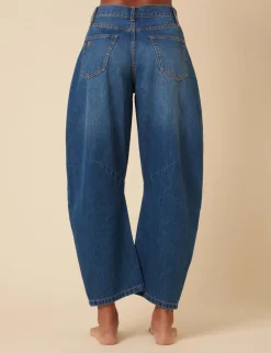 Mid Rise Horseshoe Fit Jeans