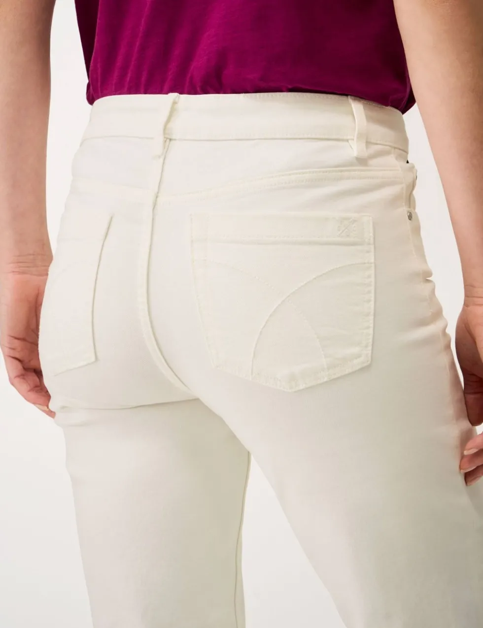 Mid Rise Slim Fit Cropped Jeans