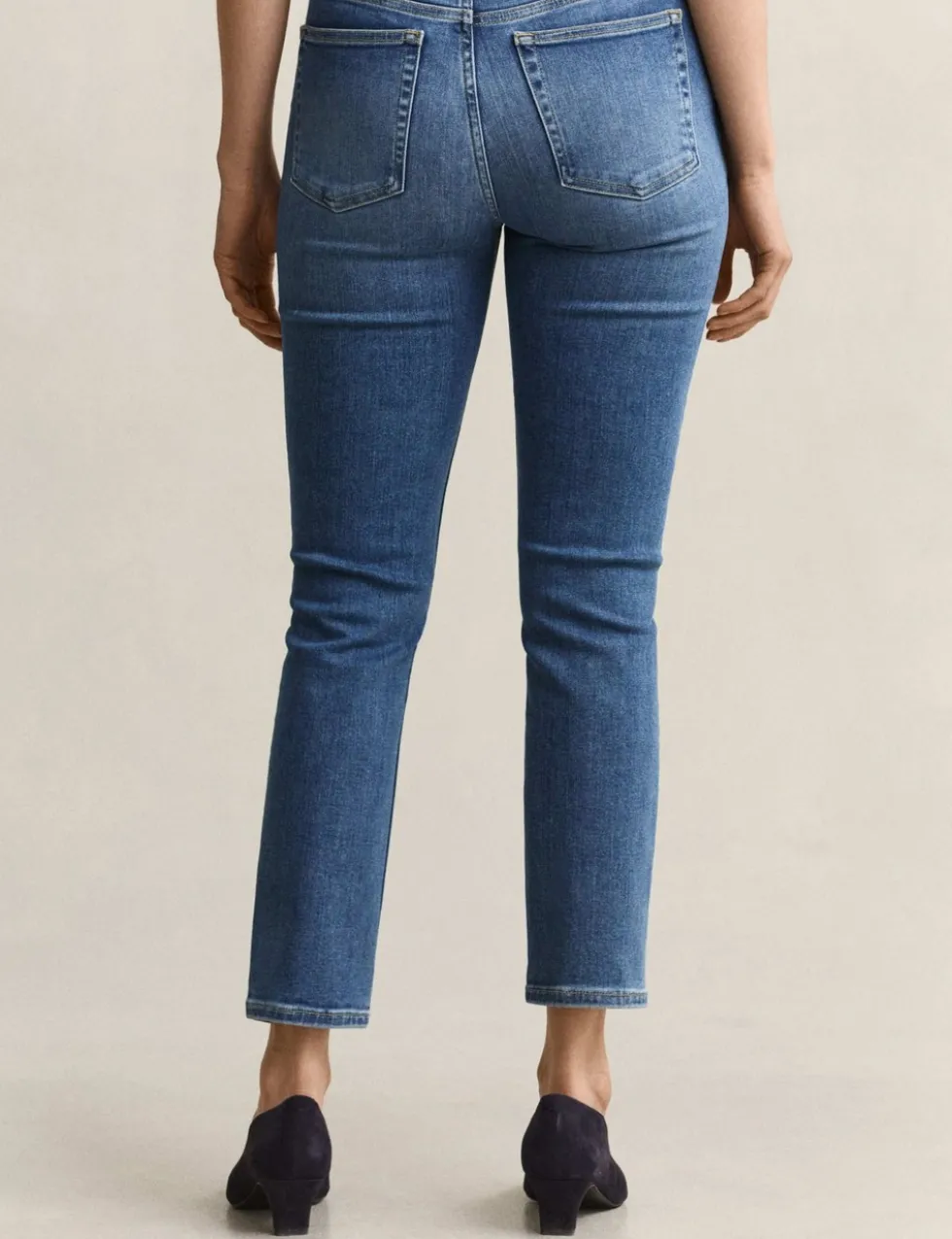 Mid Rise Slim Fit Cropped Jeans