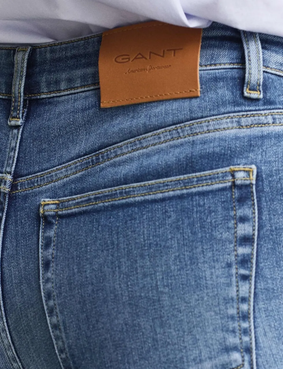 Mid Rise Slim Fit Cropped Jeans