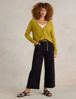 Mid Rise Wide Leg Cropped Jeans
