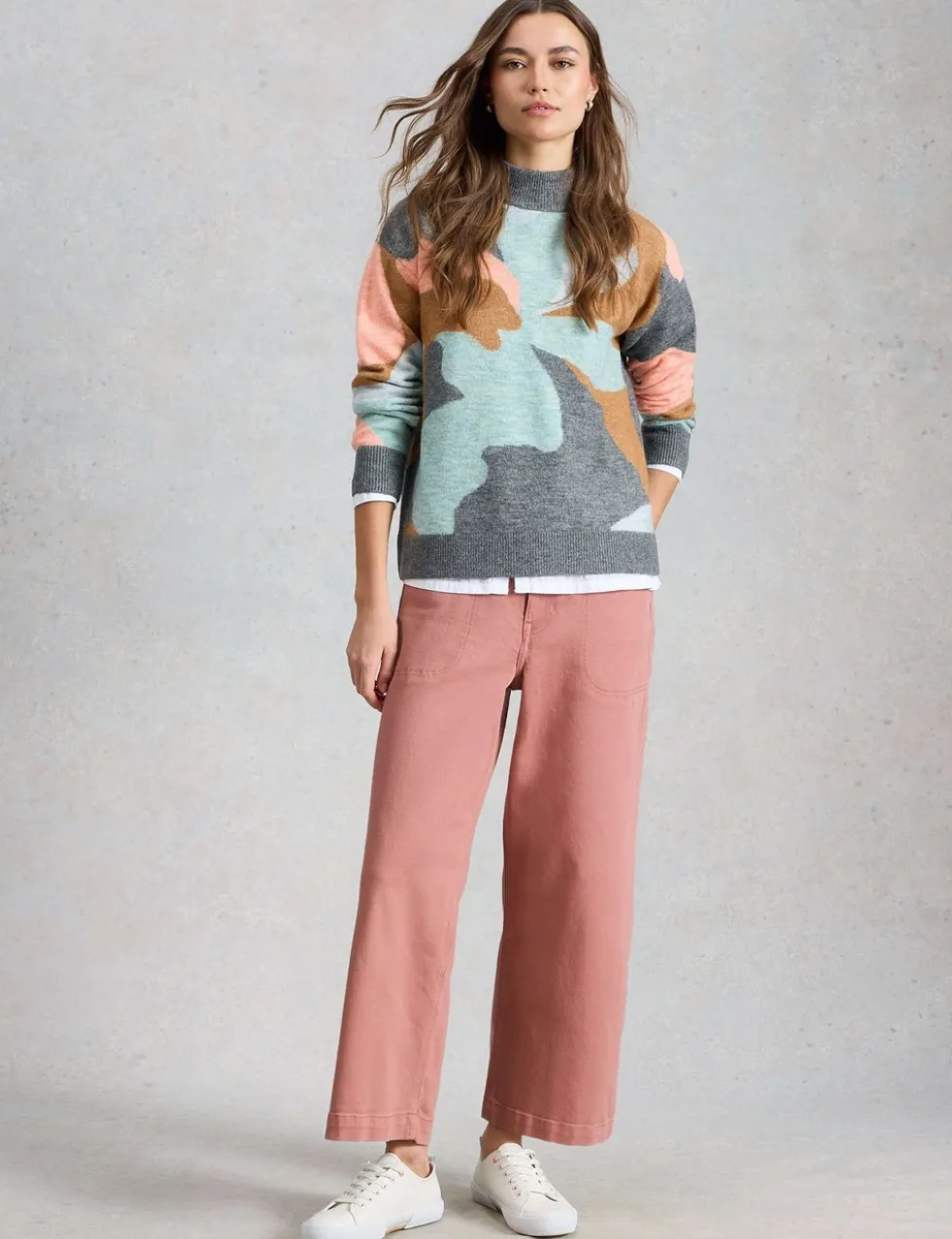 Mid Rise Wide Leg Cropped Jeans
