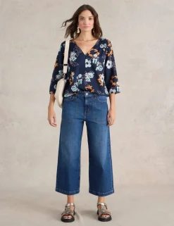 Mid Rise Wide Leg Cropped Jeans