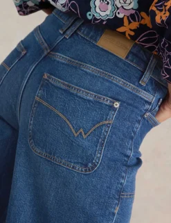 Mid Rise Wide Leg Cropped Jeans