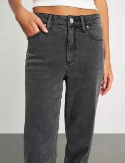 Mid Rise Wide Leg Jeans