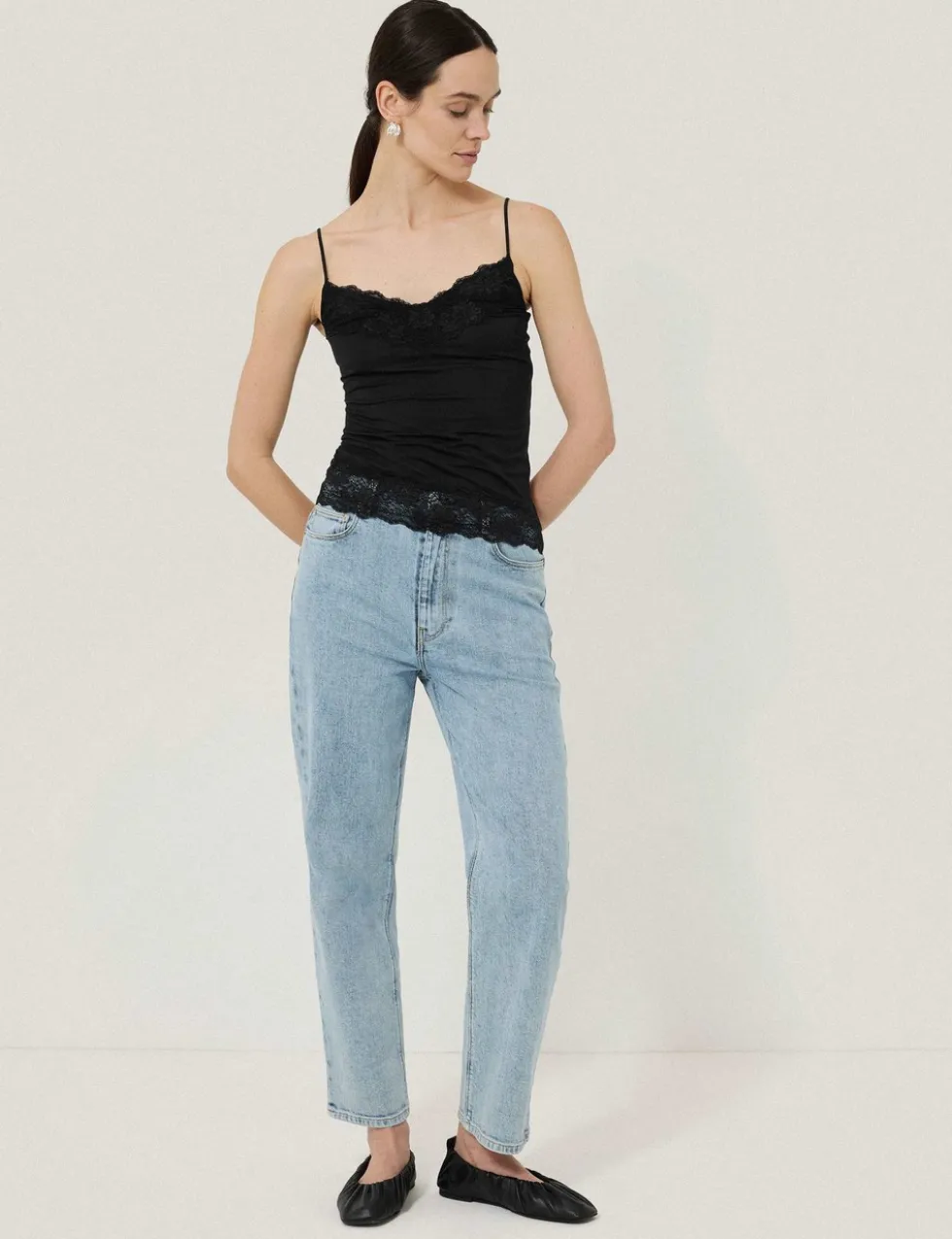 Modal Rich V-Neck Lace Vest