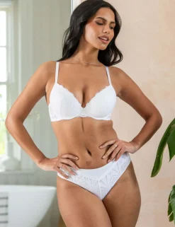New Romance Emboridery Bikini Knickers