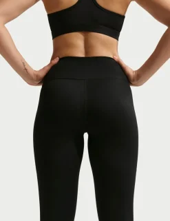 One High-Waisted 7/8 Leggings