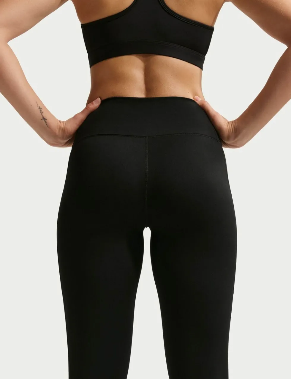 One High-Waisted 7/8 Leggings