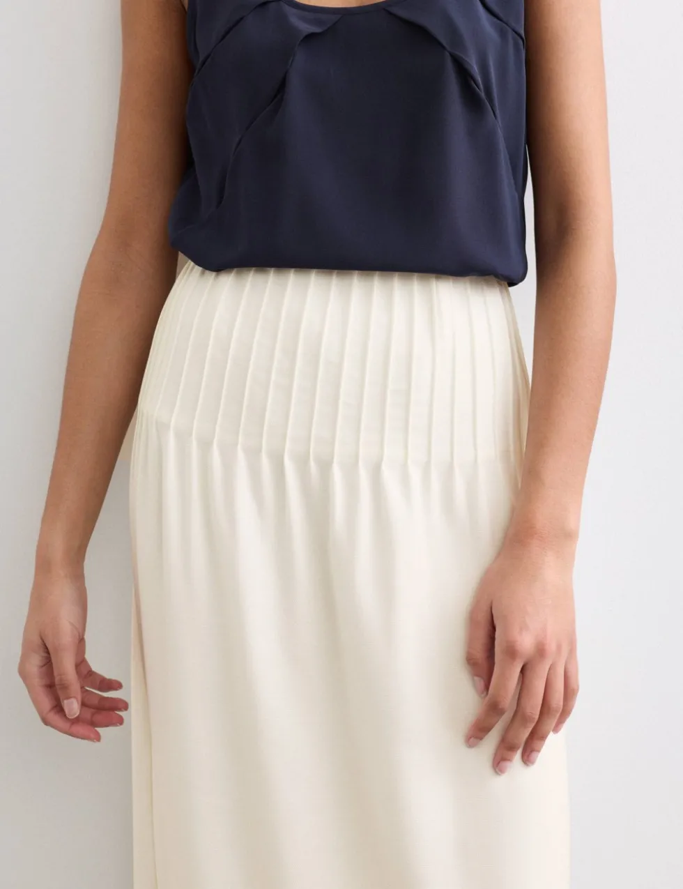 Pleated Midi Straight Skirt