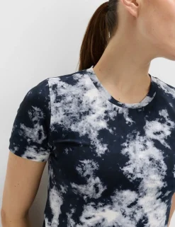 Printed Scoop Neck Fitted T-Shirt