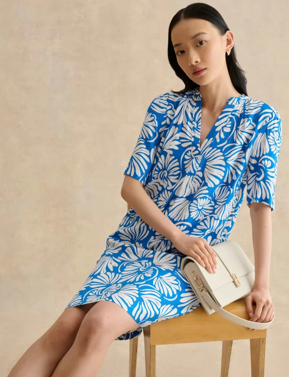 Printed V-Neck Knee Length Shift Dress