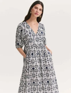 Printed V-Neck Midaxi Smock Dress with Linen