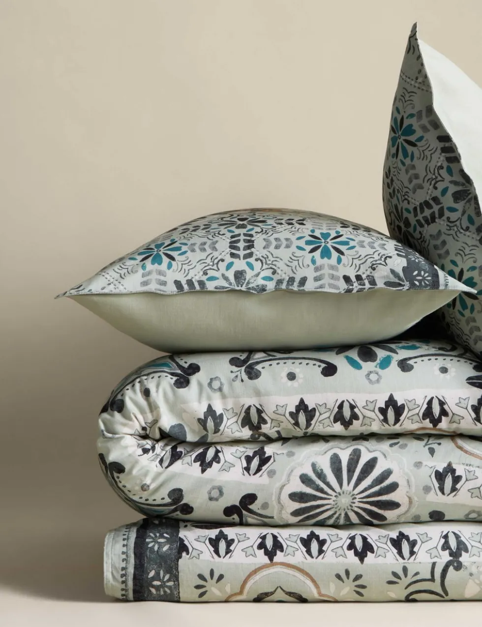 Pure Cotton Acapulco Salazar Bedding Set