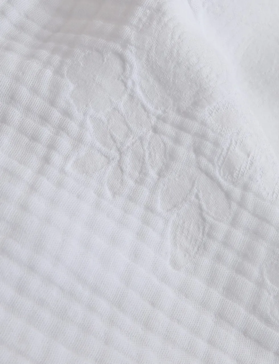 Pure Cotton Floral Jacquard Ruffle Bedding Set