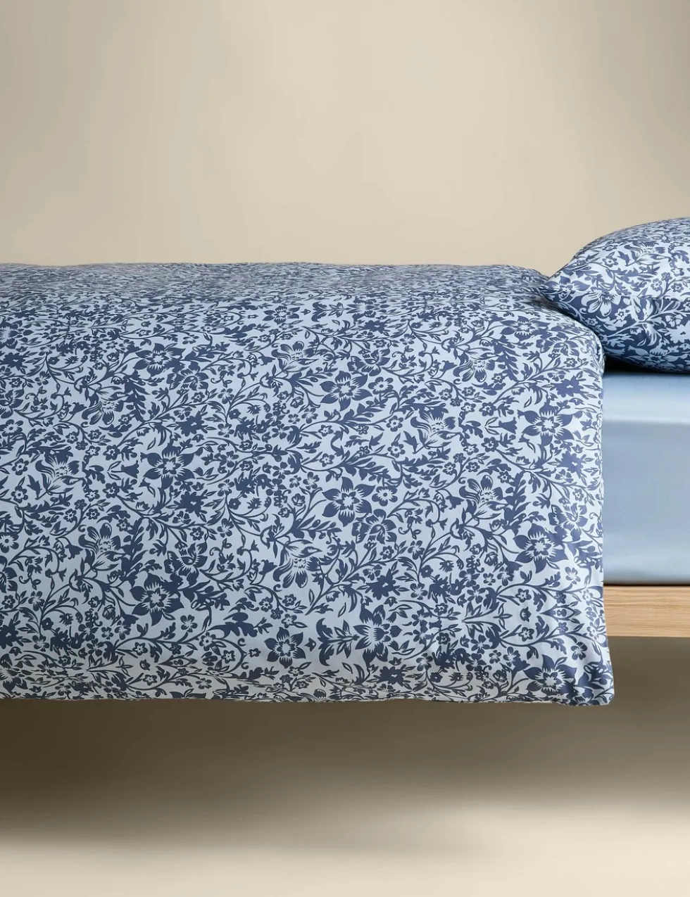 Pure Cotton Mirrored Floral Bedding Set