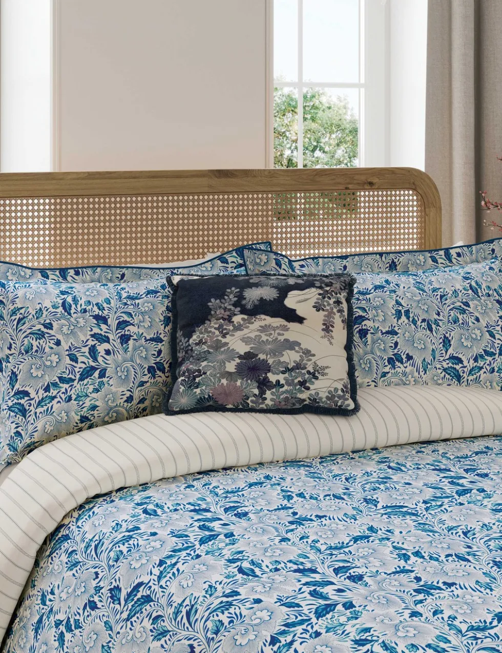 Pure Cotton Ornamental Bloom Bedding Set