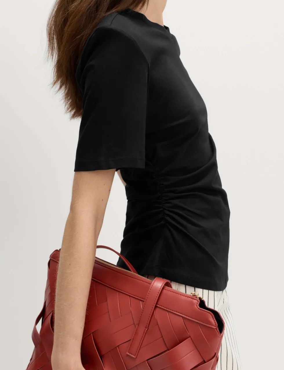 Pure Cotton Shoulder Pad Asymmetric Hem T-Shirt