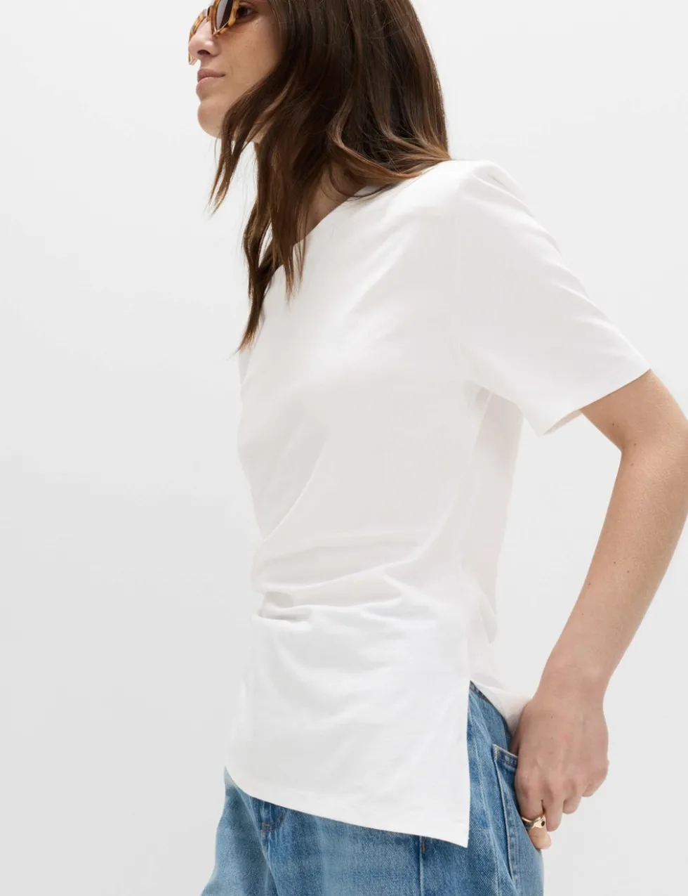 Pure Cotton Shoulder Pad Asymmetric Hem T-Shirt