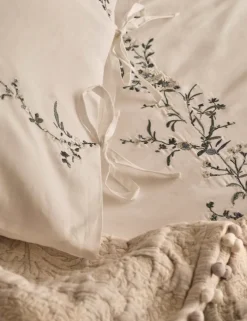Pure Cotton Tamsin Trailing Blossom Bedding Set