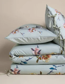 Pure Cotton Trailing Blooms Bedding Set