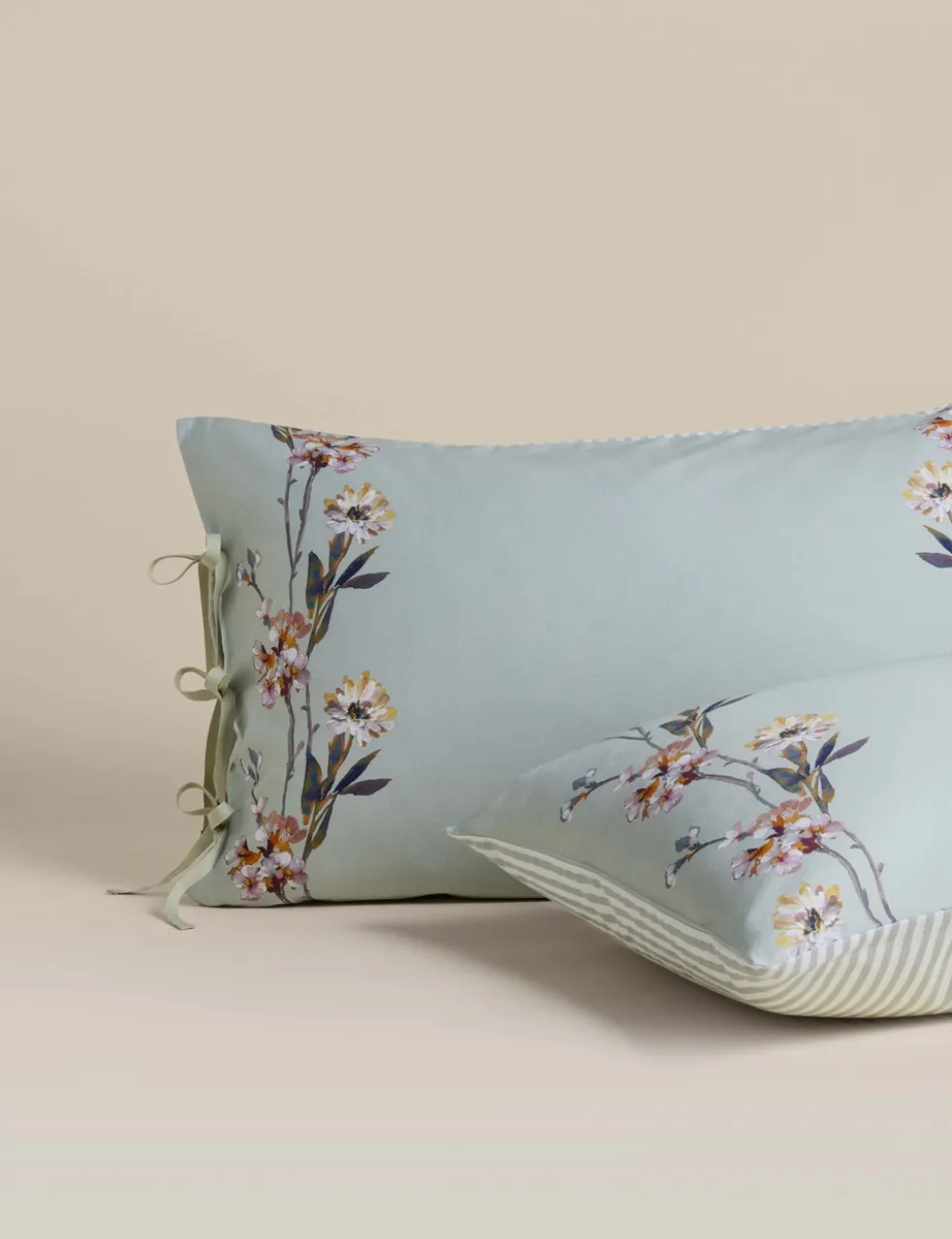 Pure Cotton Trailing Blooms Bedding Set